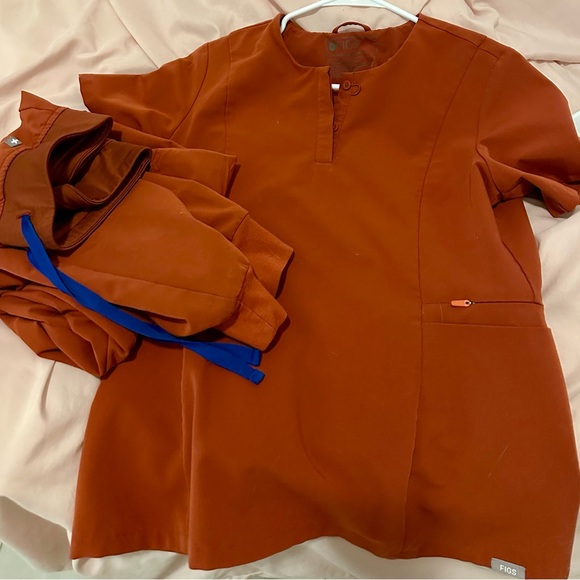 Figs Terracotta Scrub Ensemble - Picture 1 of 1